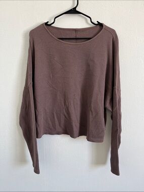 Vuori slouchy waffle crewneck shirt M/L